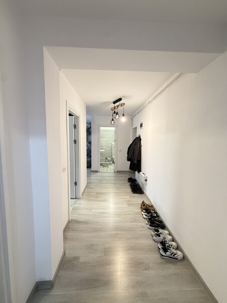 Pantelimon Apartament 3 camere de vanzare - loc de parcare- boxa inclusa